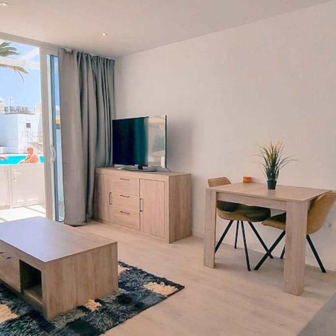 Puerto Del Carmen Airconditioned 2Bed Poolside Apt Eksteriør bilde