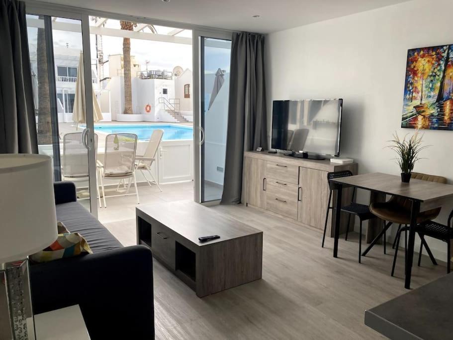 Puerto Del Carmen Airconditioned 2Bed Poolside Apt Eksteriør bilde