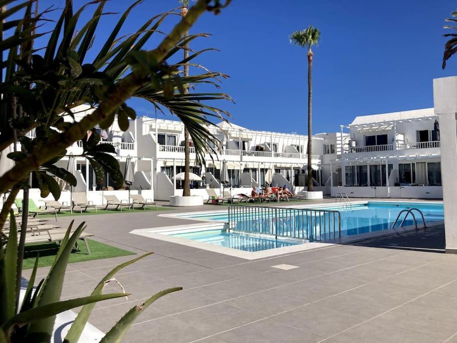 Puerto Del Carmen Airconditioned 2Bed Poolside Apt Eksteriør bilde